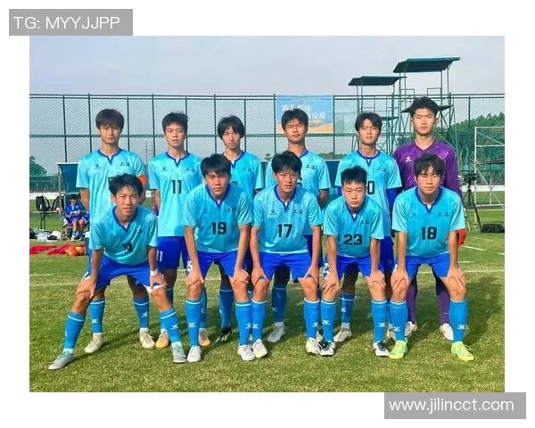 上海足球队在邀请赛中的战术表现分析与点评探讨